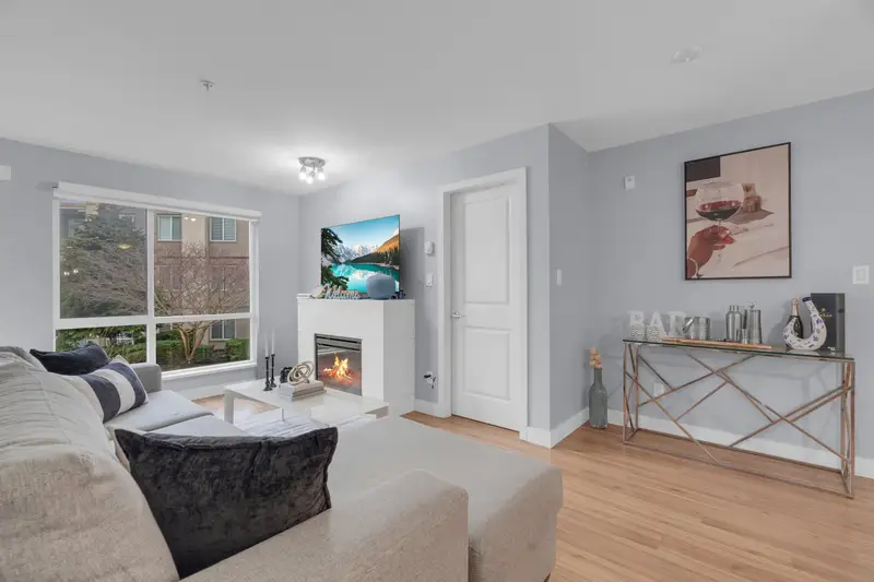 352 15850 26 AVENUE - photo 1 of 18