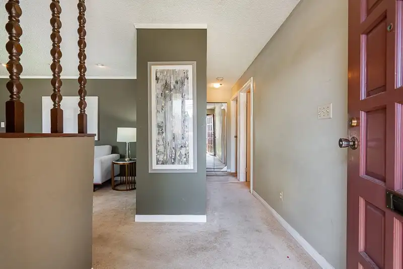 11365 86 AVENUE - photo 4 of 35
