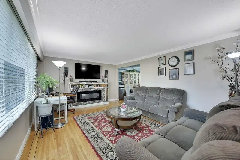 10017 129 STREET - photo 2 of 40