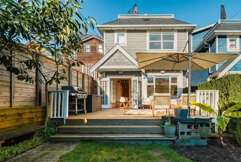 888 UNION STREET - photo 1 of 40