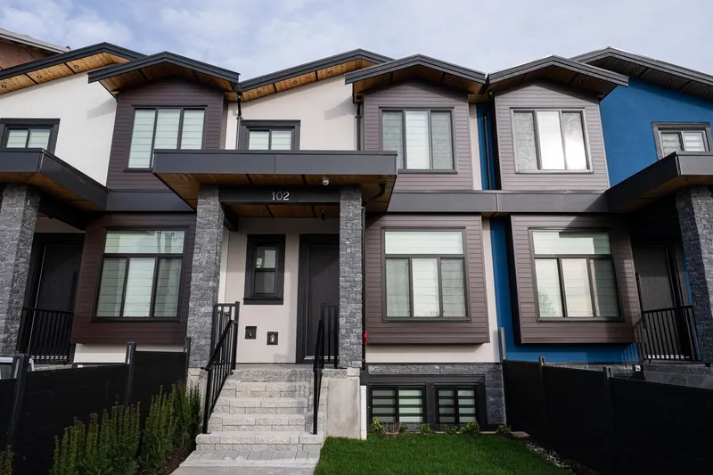 102 1149 DANSEY AVENUE - photo 1 of 25