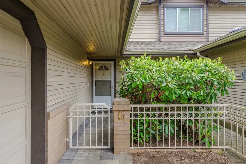 15 11880 82 AVENUE - photo 3 of 40