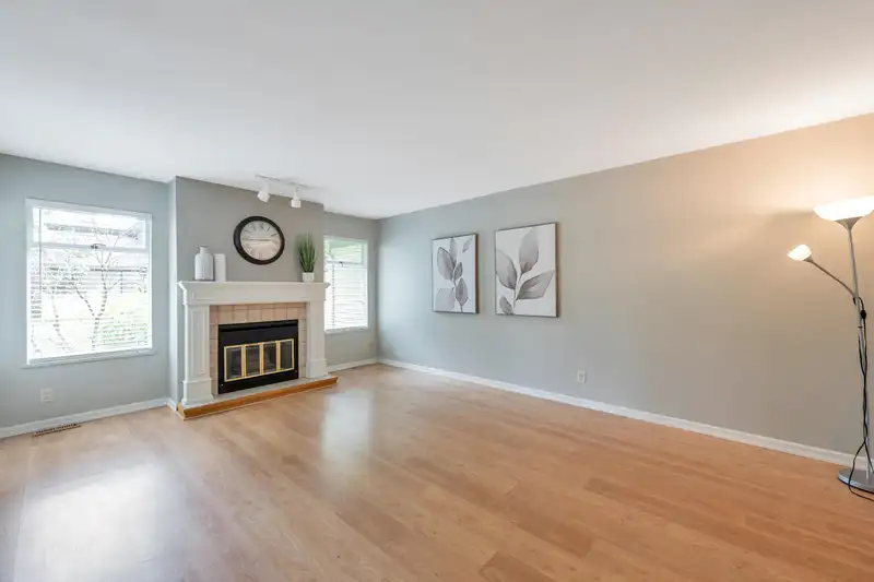 15 11880 82 AVENUE - photo 4 of 40