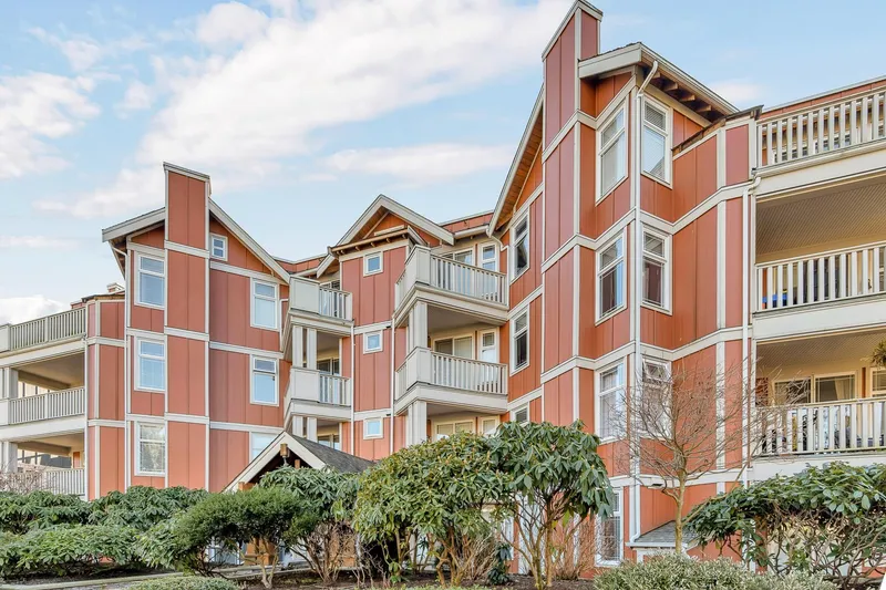 209 15368 16A AVENUE - photo 2 of 25