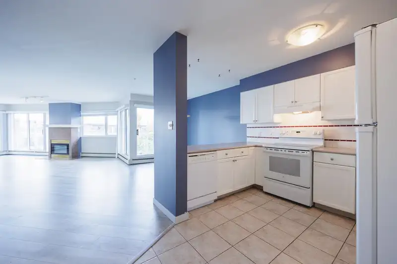 211 15233 PACIFIC AVENUE - photo 3 of 39