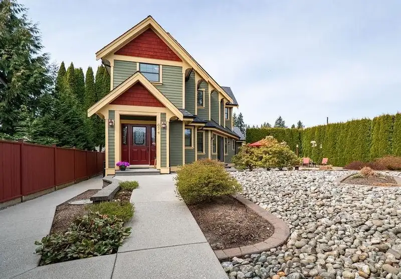 674 COLINET STREET - photo 1 of 40
