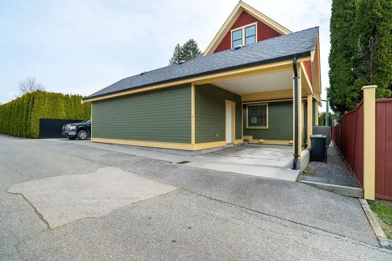 674 COLINET STREET - photo 3 of 40