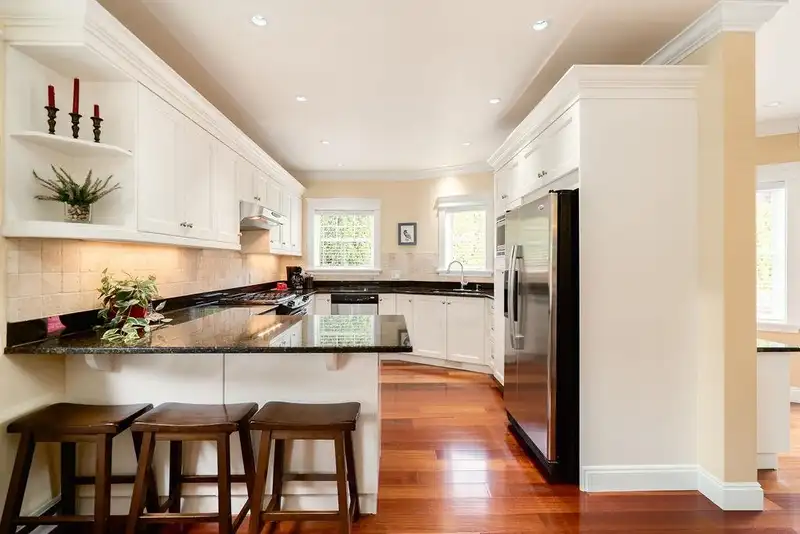 674 COLINET STREET - photo 4 of 40