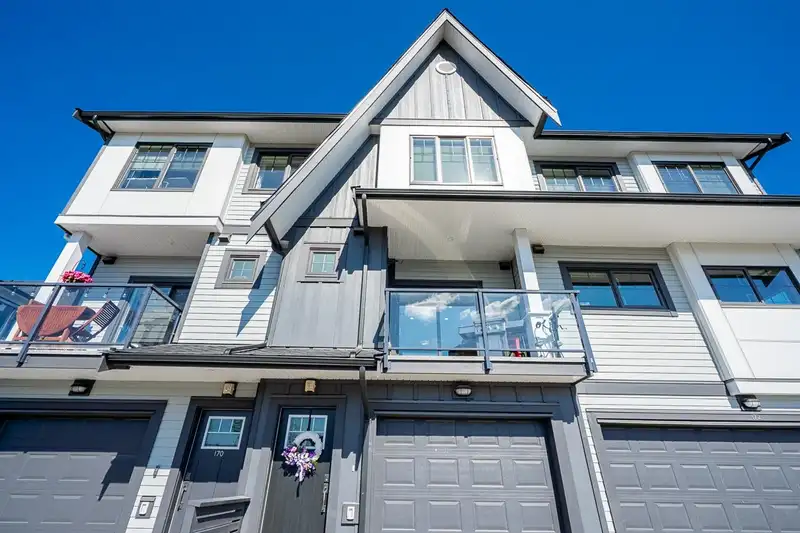171 19451 SUTTON AVENUE - photo 1 of 40