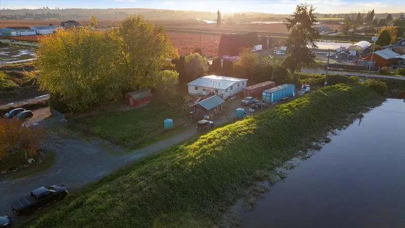 4806 168 STREET - photo 3 of 11