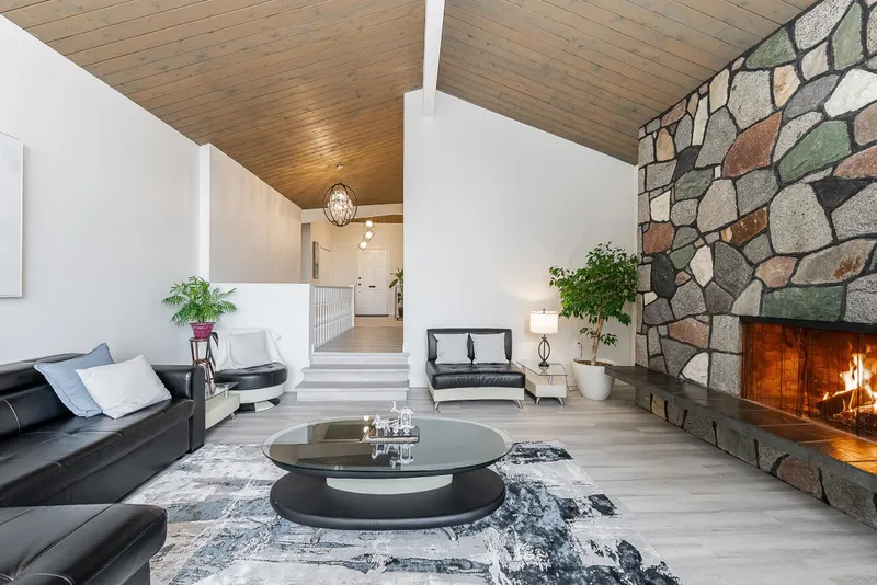 953 RANCH PARK WAY - photo 3 of 25