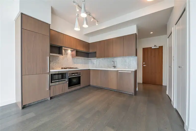 3803 6588 NELSON AVENUE - photo 3 of 30