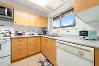 204 3136 KINGSWAY - thumbnail 18