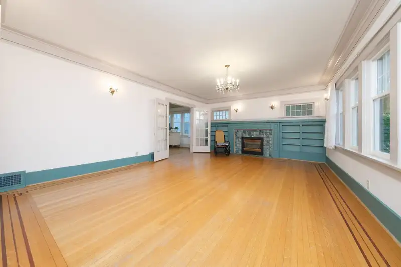 4410 CYPRESS STREET - photo 4 of 40