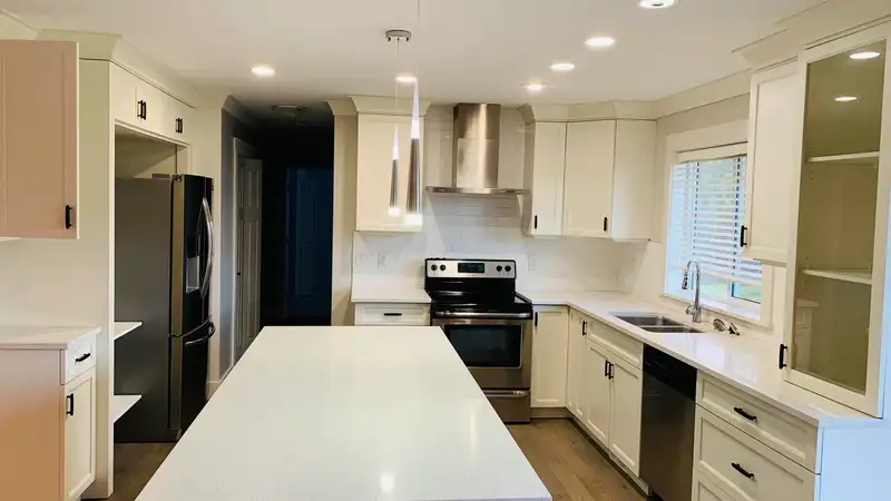 20737 24 AVENUE - photo 2 of 7