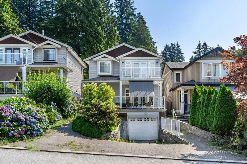 3460 CARNARVON AVENUE - photo 1 of 9