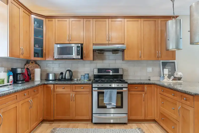 3460 CARNARVON AVENUE - photo 4 of 9