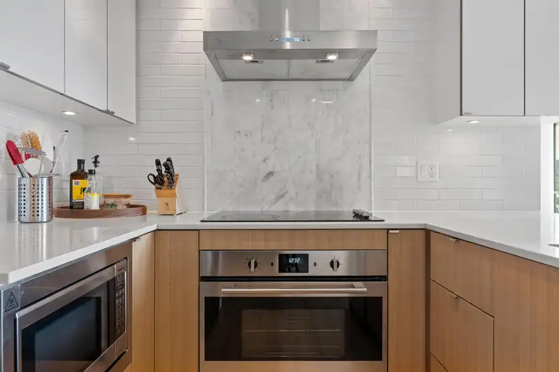 907 159 W 2ND AVENUE - photo 3 of 38