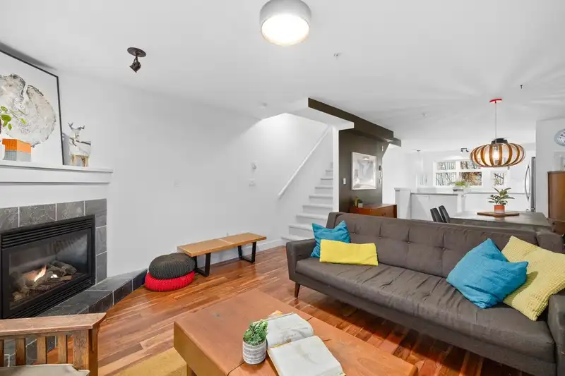 1682 E PENDER STREET - photo 3 of 29