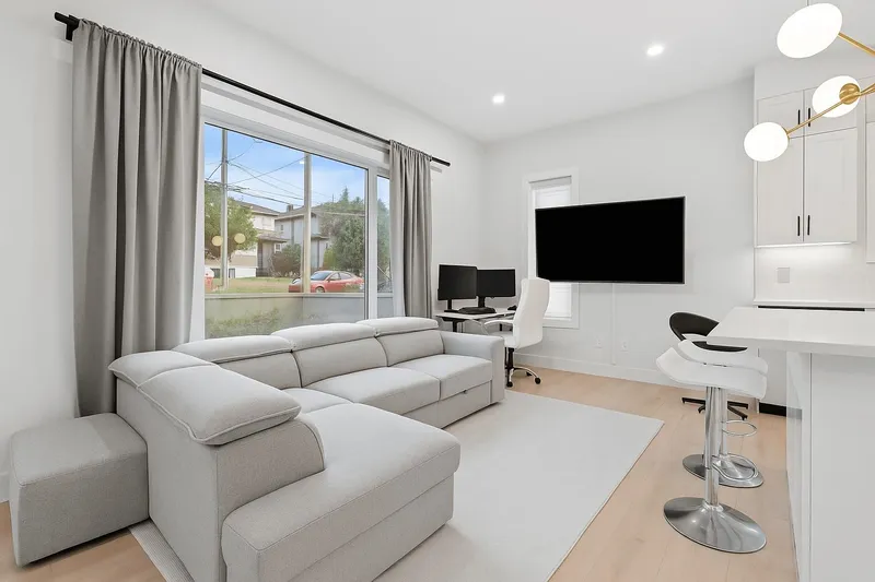 5499 MANOR STREET - photo 3 of 18