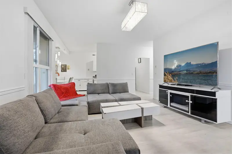 110 14981 101A AVENUE - photo 1 of 25