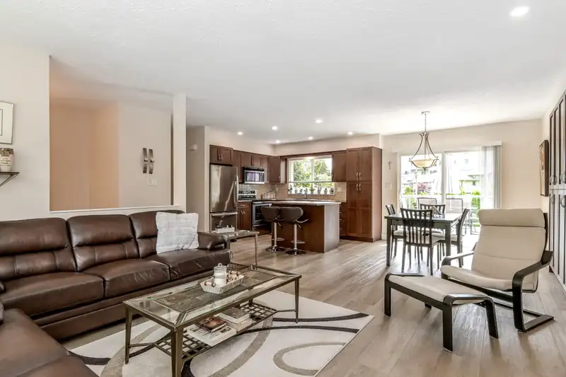 19360 62A AVENUE - photo 3 of 30