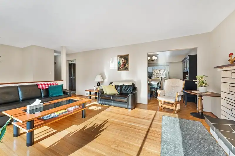 10974 144A STREET - photo 3 of 39