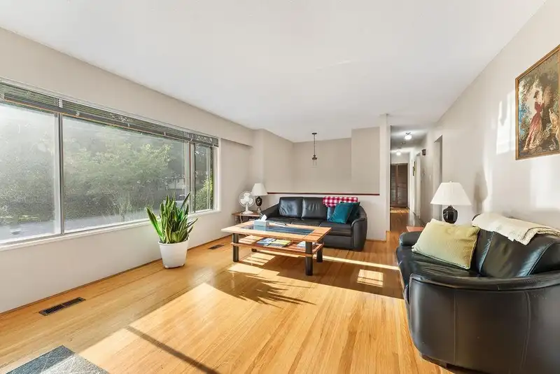 10974 144A STREET - photo 4 of 39