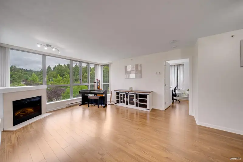 501 295 GUILDFORD WAY - photo 3 of 28
