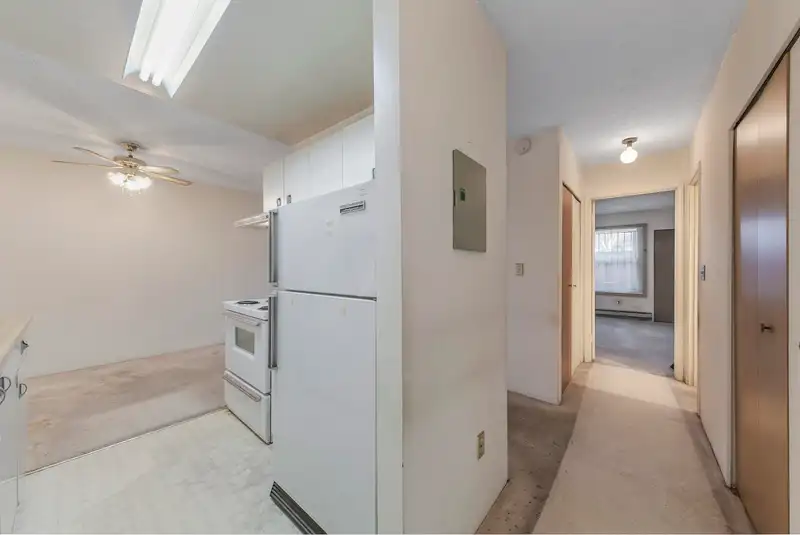 115 1440 E BROADWAY STREET - photo 4 of 17