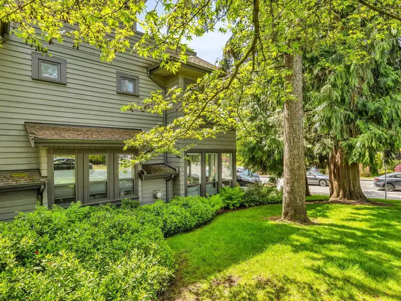 1664 ST.GEORGES AVENUE - photo 4 of 40