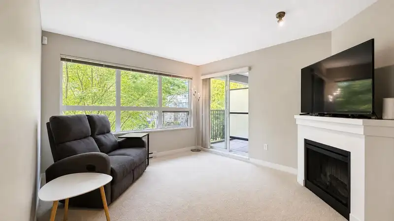 212 6828 ECKERSLEY ROAD - photo 4 of 25