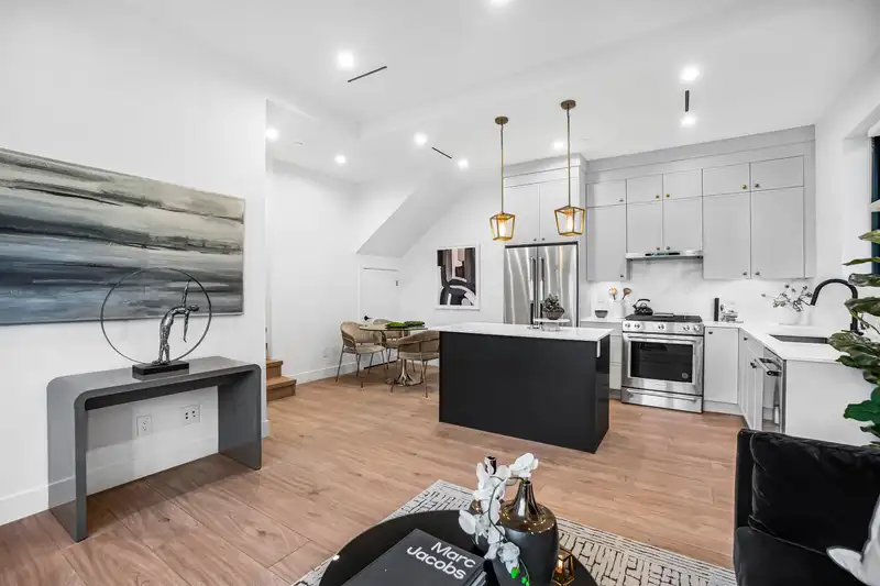 3134 E 20TH AVENUE - photo 4 of 22