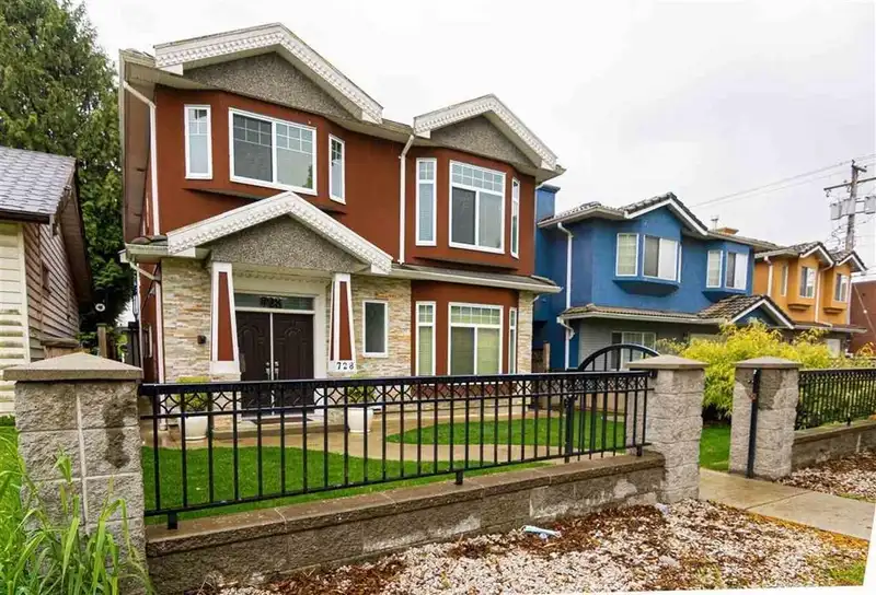 728 E 49TH AVENUE - photo 1 of 14