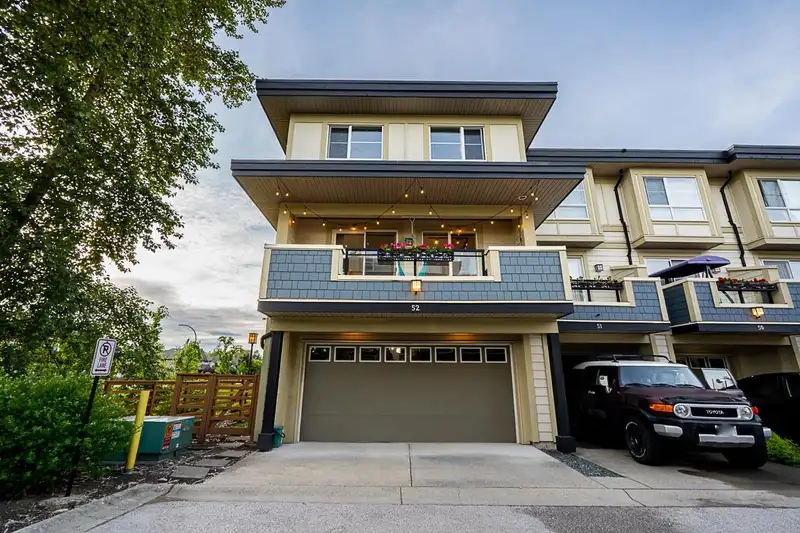 52 19477 72A AVENUE - photo 1 of 38