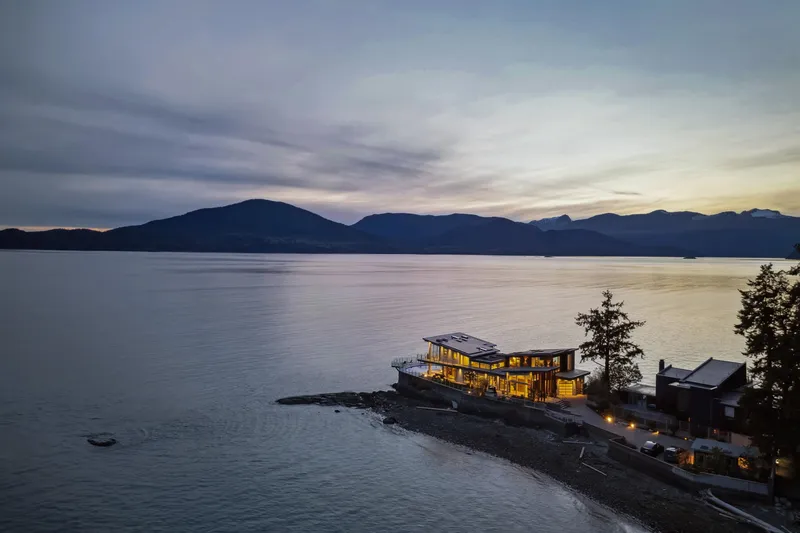 15 BRUNSWICK BEACH ROAD - photo 1 of 25