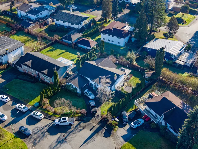 7158 CARDINAL COURT - photo 3 of 17