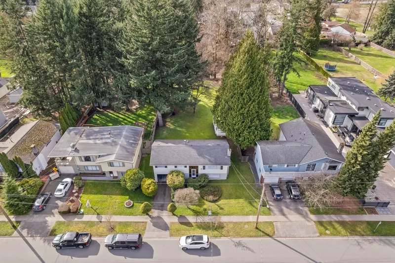 7451 113 STREET - photo 2 of 25