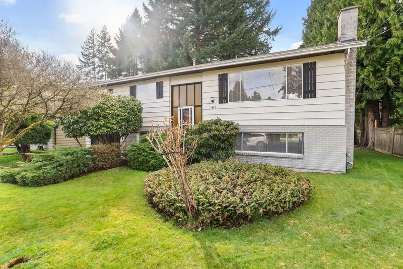 7451 113 STREET - photo 3 of 25