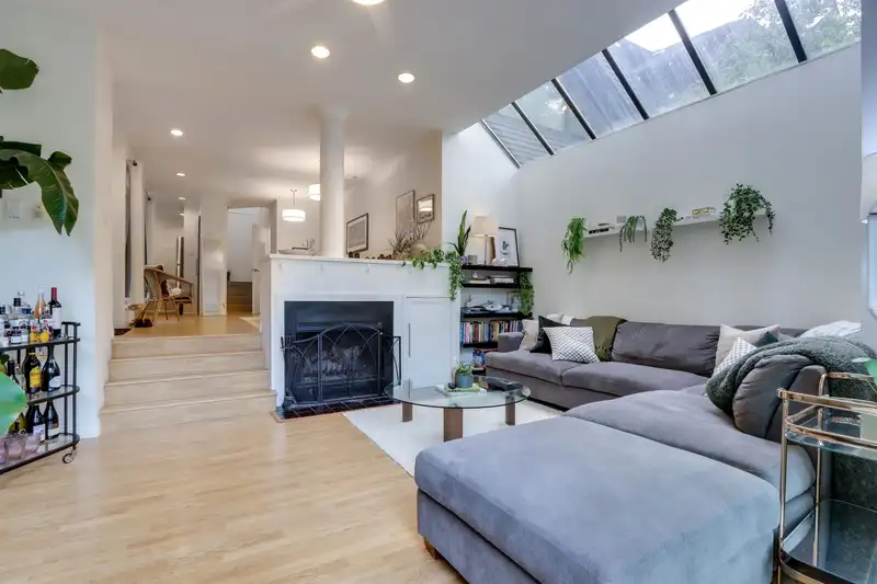 1962 W 15TH AVENUE - photo 3 of 24