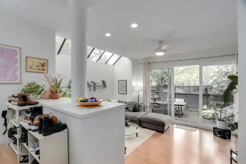 1962 W 15TH AVENUE - photo 4 of 24