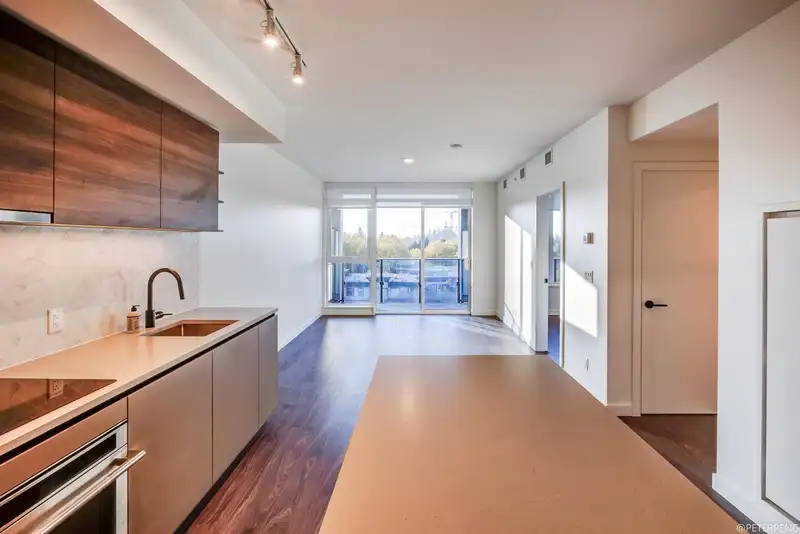 812 13428 105 AVENUE - photo 2 of 31