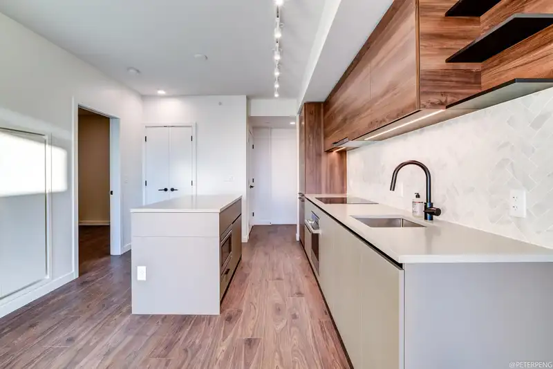 812 13428 105 AVENUE - photo 4 of 31