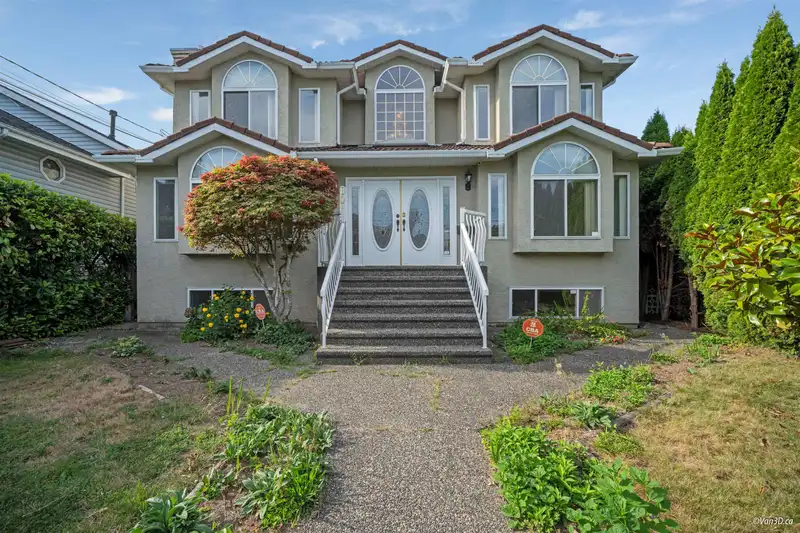 8035 15TH AVENUE - photo 1 of 32