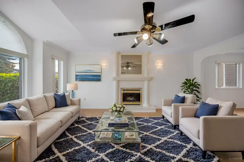 8035 15TH AVENUE - photo 3 of 32