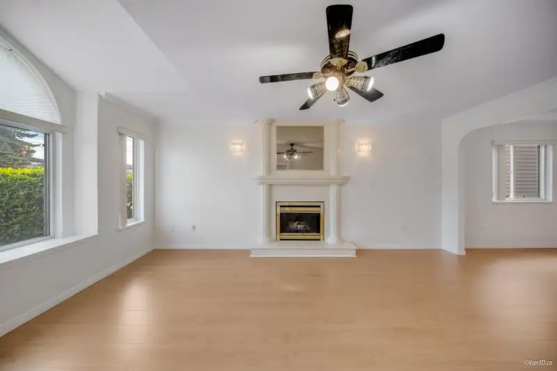 8035 15TH AVENUE - photo 4 of 32