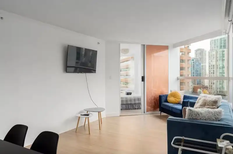 901 1050 BURRARD STREET - photo 1 of 16