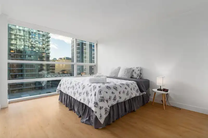 901 1050 BURRARD STREET - photo 4 of 16