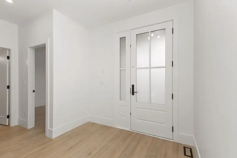 3905 LATIMER STREET - photo 2 of 37