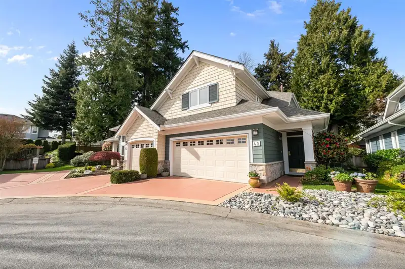 49 15055 20 AVENUE - photo 2 of 30